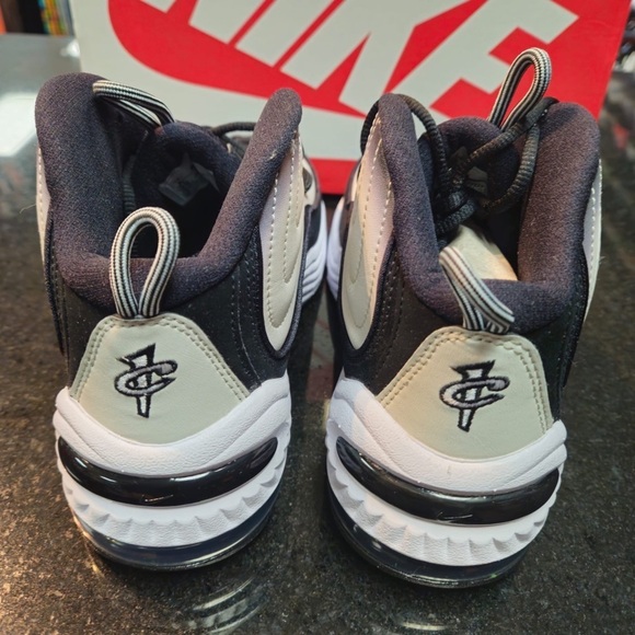 AIR PENNY 2 \'PANDA\' sz 8 white & black  Nwb main image 8